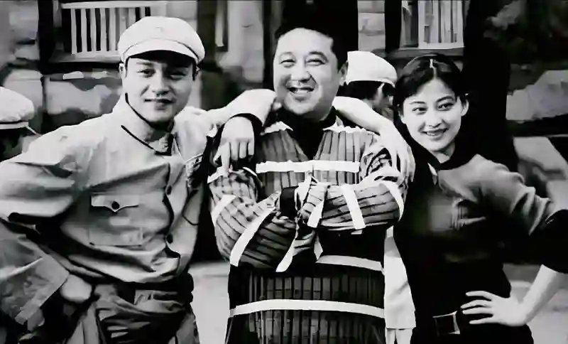 为了梅婷，抛弃患难与共的发妻，67岁孤身一人的叶大鹰可曾后悔？