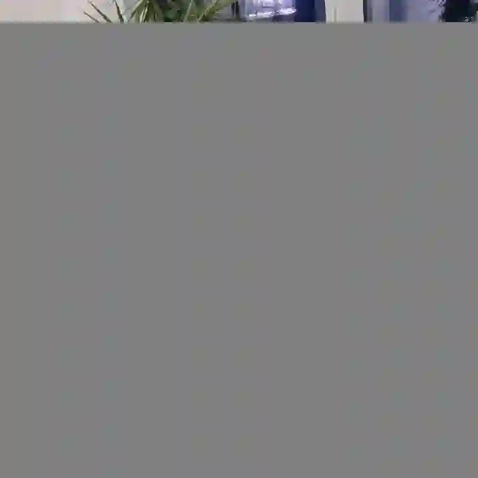 她是肖战八年的闺蜜，李现如今的绯闻女友，是娱乐圈帅哥收割机