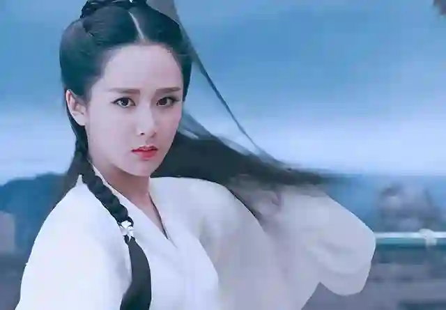 杨紫算不算顶级大美女？看看她和杨幂、张柏芝的合照，就有答案了