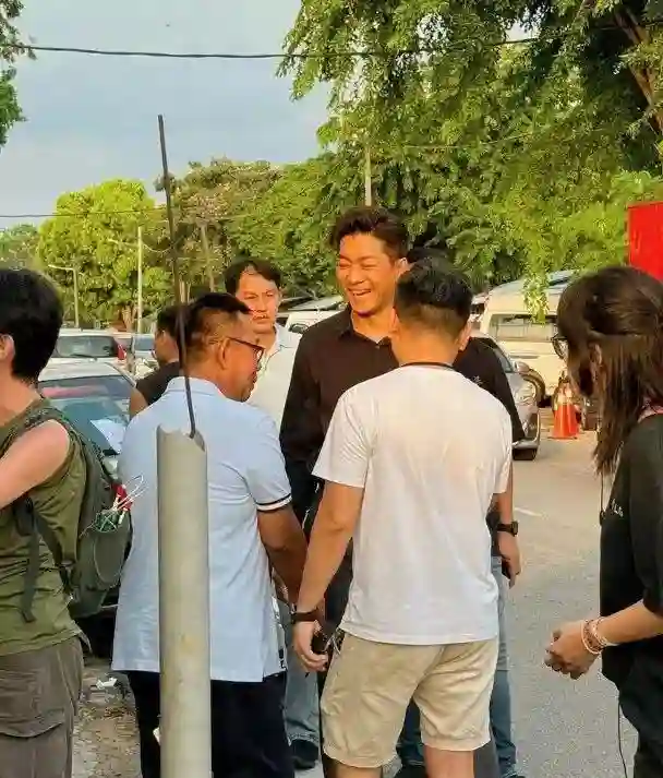 前TVB花旦现身大马拍戏，与旧同事时隔7年再搭档拍剧，破格饰演江湖大嫂