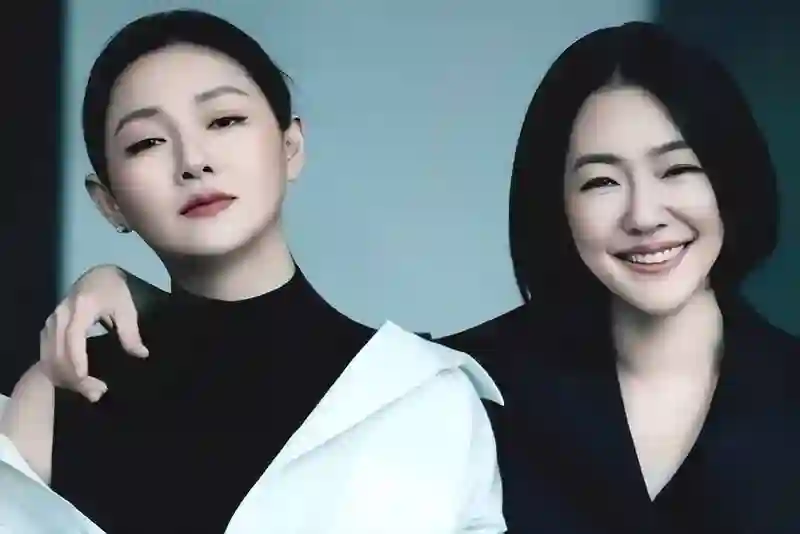 小S两女儿韩国度假，穿衣成熟，大长腿吸睛，具俊晔安排好友陪同