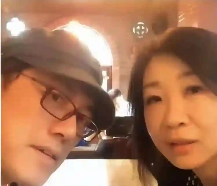 张宇生病后首度露脸！头发全白，身体佝偻，十一郎已提前交代后事