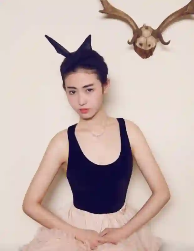 晚晚直播再掀争议：红极一时的“豆瓣三大女神”，为何全塌房了？