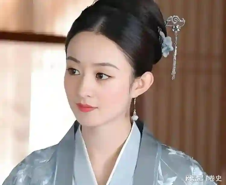 事实证明，“不合群”的刘亦菲和赵丽颖，才是娱乐圈真正的聪明人