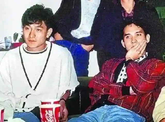 他是刘德华唯一绝交的朋友，两人曾被传言为断背，今成光头大叔