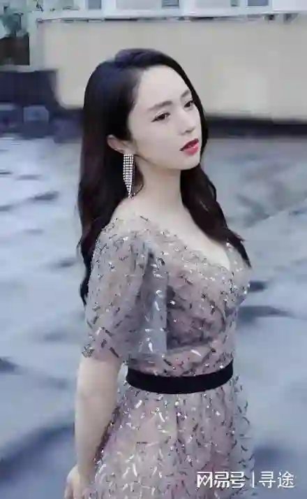 刚走红就塌房？被丑闻缠身的张维伊，看着远不像表面那么简单