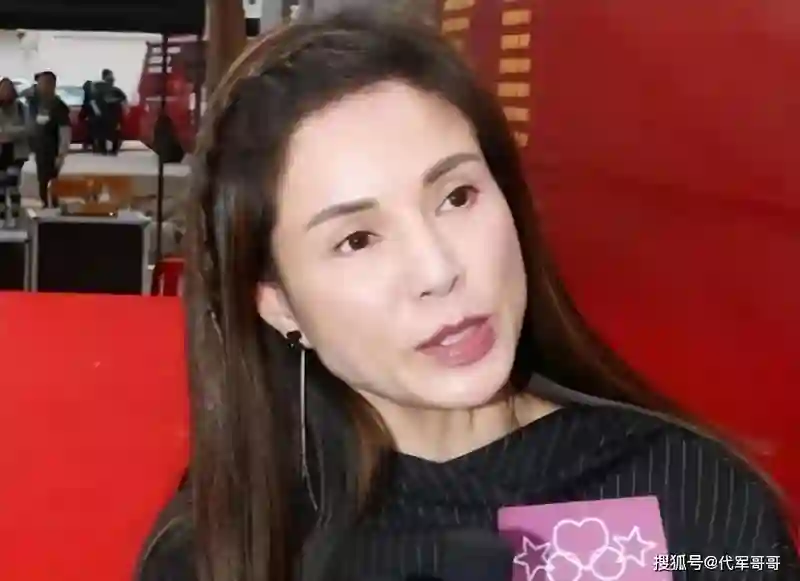 盘点年过40岁就断崖式衰老的8位女明星，看看都有谁？