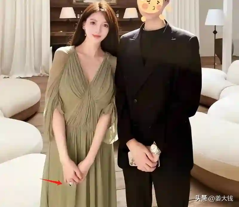 叶珂曝产女后首露面，看上海顶级洋房贵气逼人，和黄晓明关系成谜