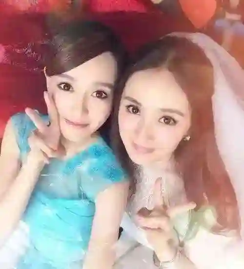 迟到一个月?唐嫣卷入热巴换角风波，制片人爆料内情，杨幂被牵连