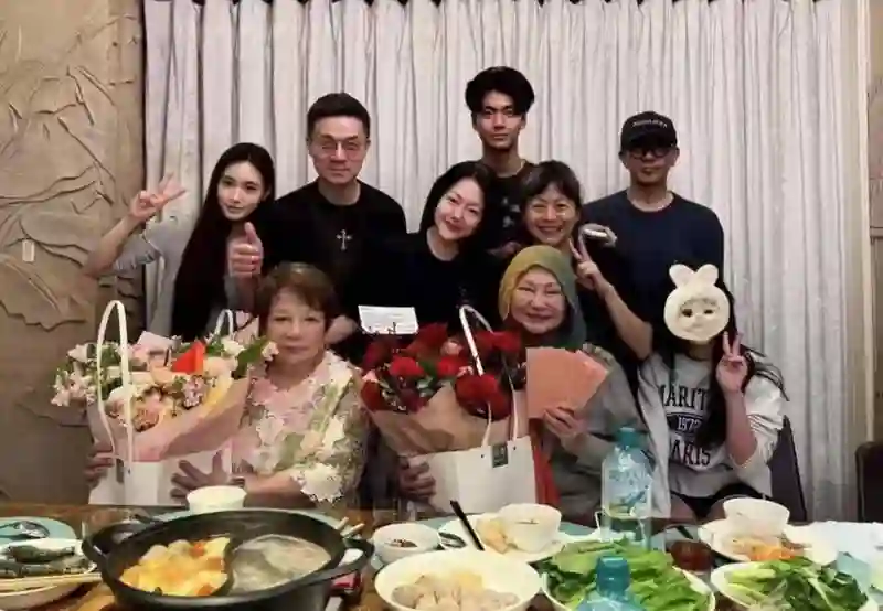 大S去世4个月，小S现身具俊晔老家，近照曝光，状态心情都很差