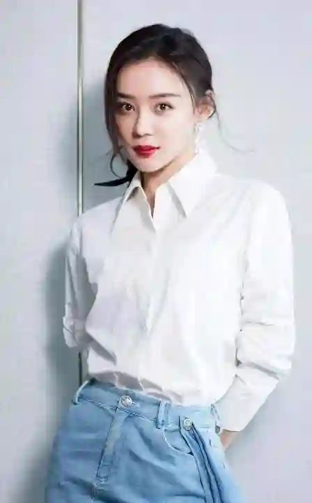 事实证明，袁姗姗消失内娱，走上于正为她铺的新路