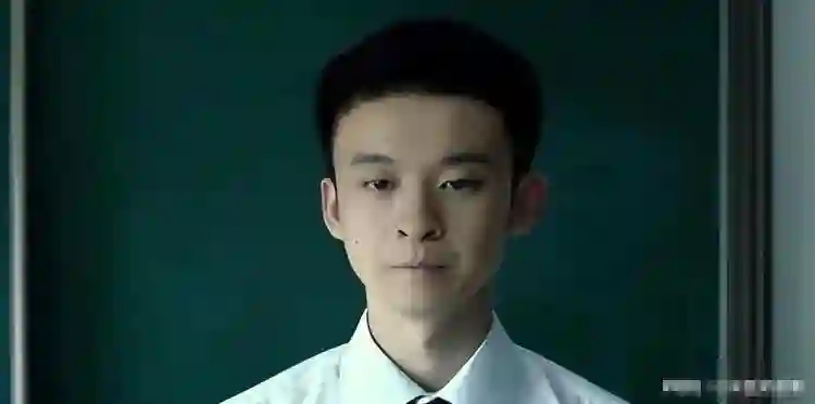 长相一般演技平平，却能让孙俪赵丽颖轮流为他搭戏，董子健不一般