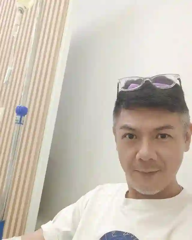 54岁彭皓锋肠癌三期拒绝手术，姐姐和妈妈都死于癌症，肿瘤已恶化