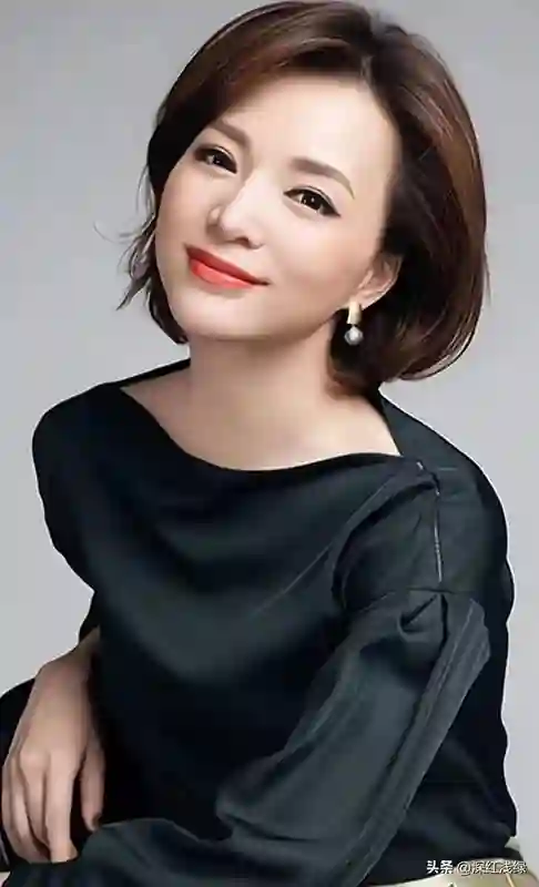 以前的董卿长这样？, 变化真大, 一眼认不出来！