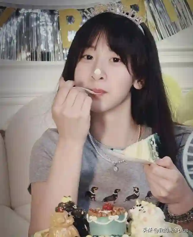 田亮女儿生日，森碟齐刘海+淡妆，17岁清爽气质满分