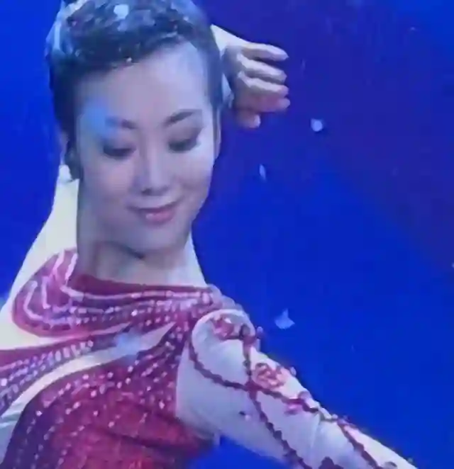 张艺谋：我最愧疚的不是巩俐，更不是陈婷，而是为我终身瘫痪的她