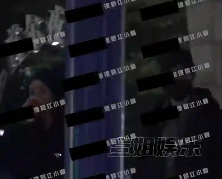 网友变脸速度太快！前有被骂老男人，后央求复合！冯绍峰：晚了！