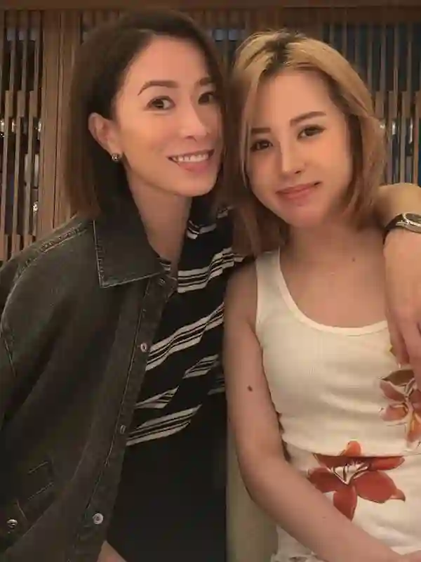 佘诗曼与干女儿聚餐，颜值被指不输佘诗曼，无法冻卵生育成遗憾