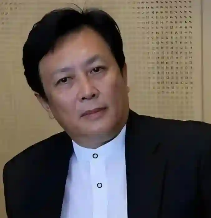 历经三十五载，73岁唐国强终于迎来报应，原配孙涛得以安息