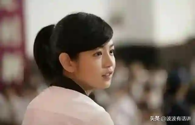 离婚后陈妍希彻底放飞自我，42岁还在演少女，和小20岁男主拍吻戏