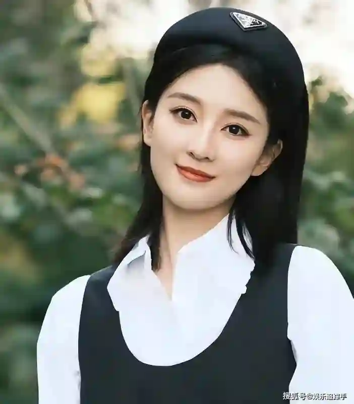 路人澳门偶遇乔欣赖柏霖，二人低调约会同框，素颜状态绝美吸睛！