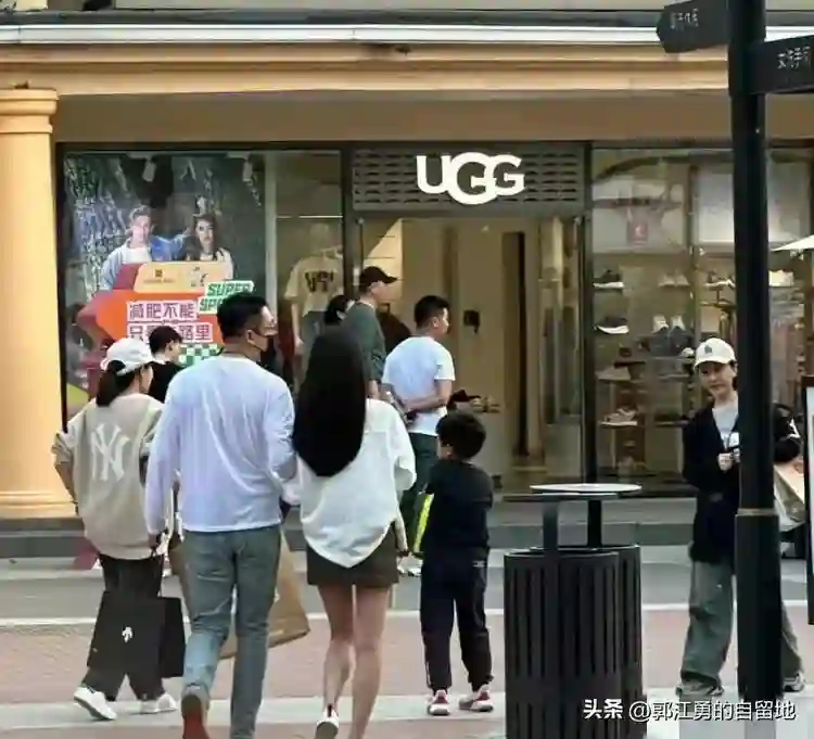 汪小菲霸气晒儿子正面照，就是要昭告天下:我的孩子我做主！