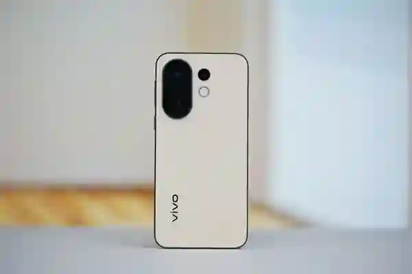 6.31英寸小直屏，vivo S30 Pro mini图赏