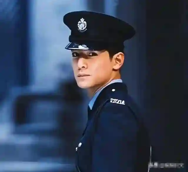 吴彦祖上海理发店又给顾客洗头，各行各业都干，就是不拍戏了