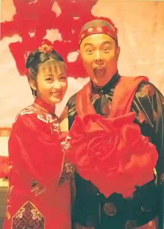 她是军艺校花，被大25岁张铁林抛弃后，为何又嫁给著名的“坏蛋”