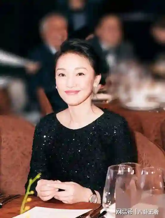周迅整容失败？近照酷似古天乐，面部僵硬太吓人，成真人版格格巫