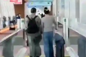 一次东京旅行，让王菲和谢霆锋的姐弟恋，给整个娱乐圈上了一课