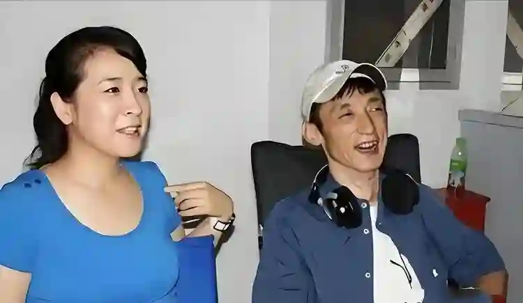 国家一级演员分居15年不离婚，轮椅丈夫默默承受，儿子也成演员