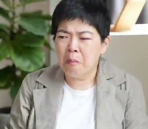 港星八两金遭妻爆料患癌晚期活不过几个月，被嘲是报应，本人硬气回怼