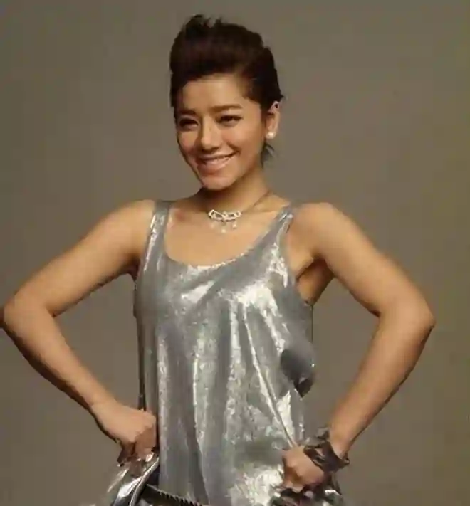 超女冠军江映蓉：过度医美后像“怪物”，全身只剩下眼珠是自己的