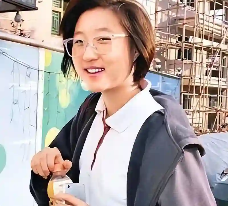 都说吴绮莉人生失败，自己糟糕，女儿也糟糕，可林凤娇也好不到哪