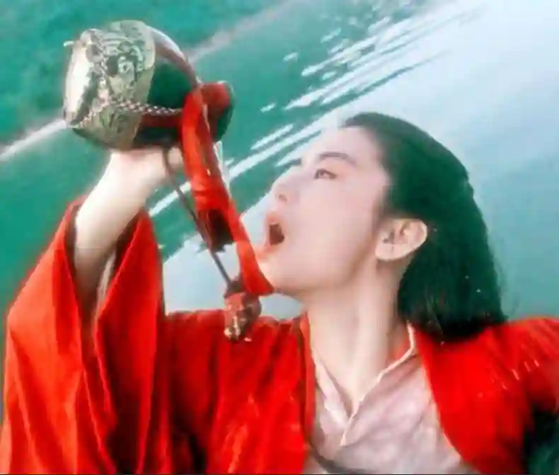 看了70岁林青霞和73岁朱琳近照，才明白大陆美人和台湾美人的区别