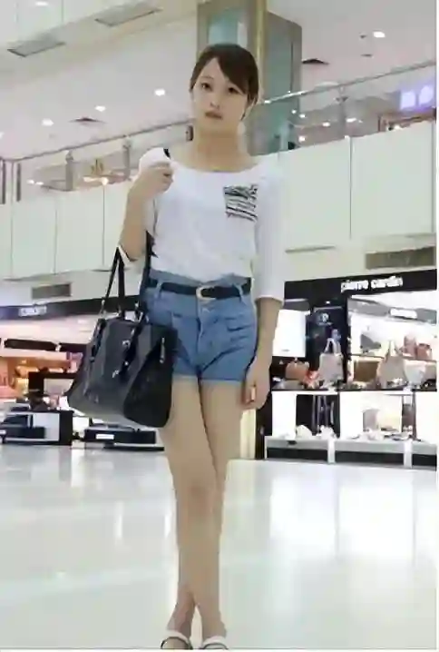 李连杰罕见谈4个女儿：前俩养的很凑合，利智生的，疼爱却很笨拙