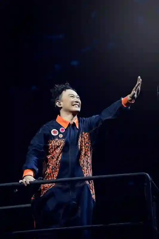 陈奕迅惊喜预告将推出「FEAR and DREAMS纪录片」作为巡演结束礼物
