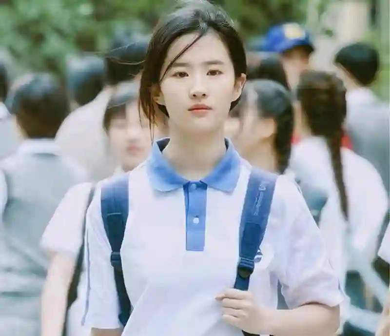 美得堪比刘亦菲，火得胜吴谨言，32岁为何却被全娱乐圈唾弃？