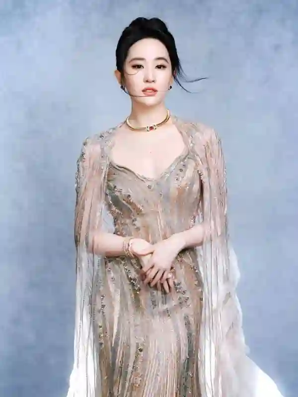 同为《金粉世家》骨相美人，23年后，刘亦菲董洁差距惊人