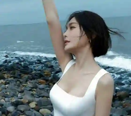 秦岚有多美？刘芸：追她的人太多了，上学时长得漂亮被男生尾随！