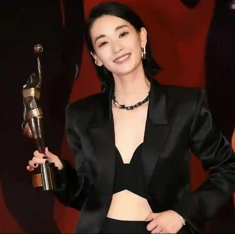 演艺圈的寒门之子—舒畅，演落魄千金手撕绿茶，这波“落魄沉沦”，我给满分