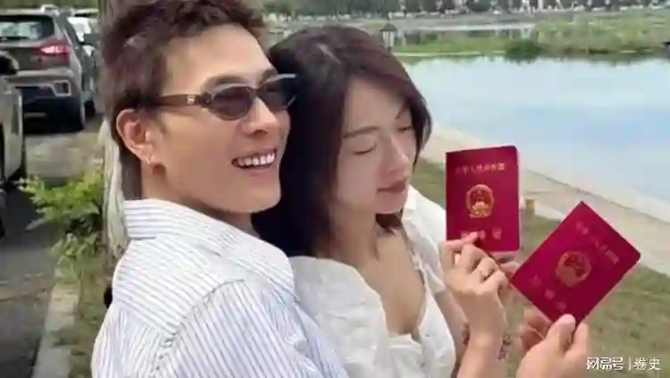 仅仅2个月像换了个人，产后复出的吴谨言，终究是走了杨幂的老路