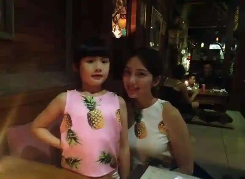 还记得初代女网红zy喜哥吗，她女儿都这么大了？