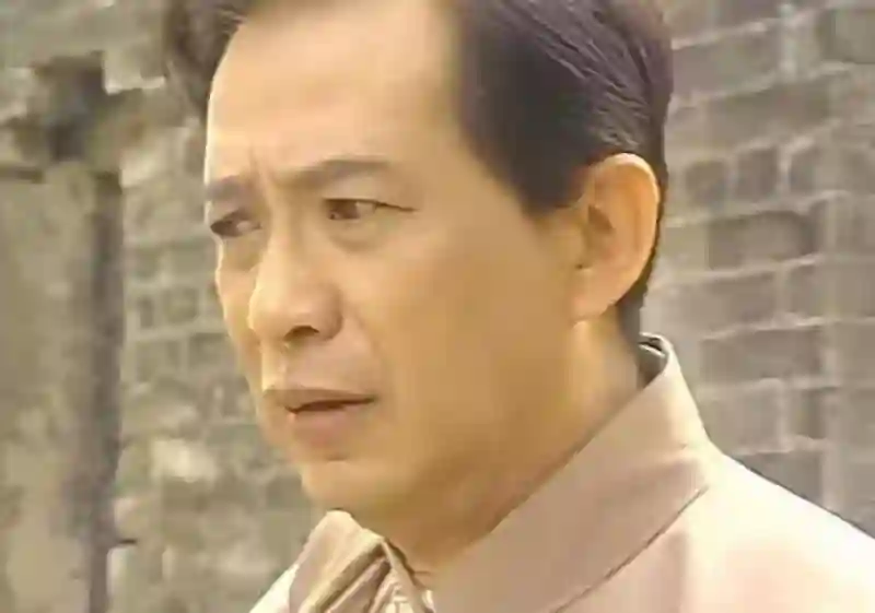 77岁时髦显年轻，一生未婚却幸福，亚视戏骨江图亮相！