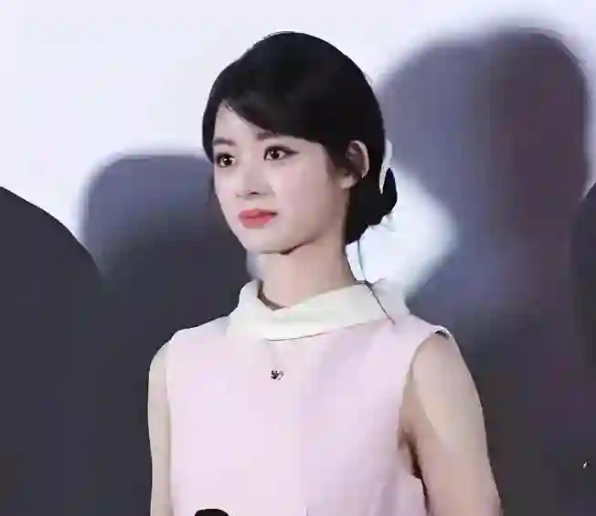 230万天价耳环还没完，又一女星家境被扒，其爷爷被曝疑侵占15亿