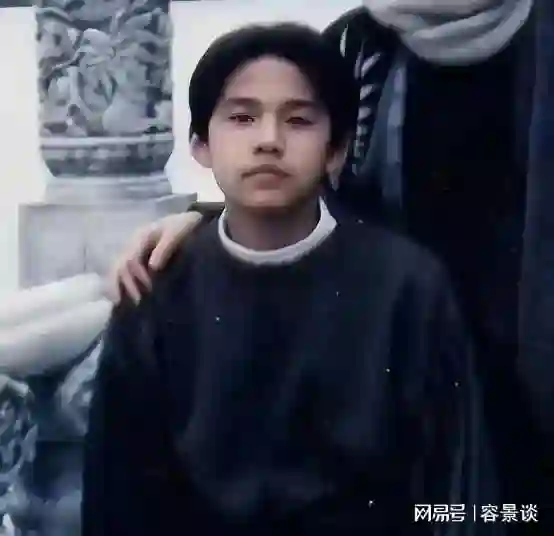 46岁周杰伦近况曝光，脸部憔悴走路需要人扶，刘畊宏的话应验了