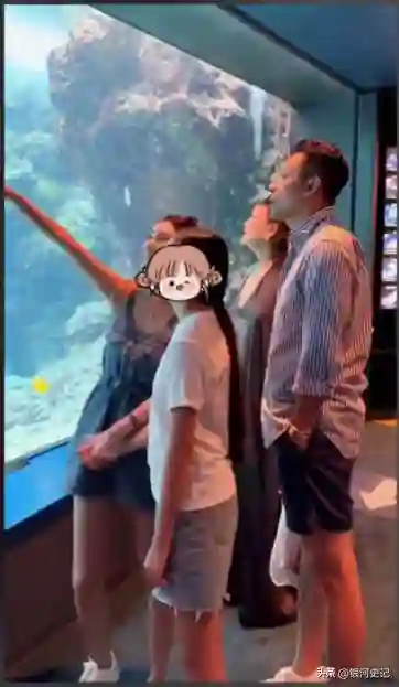 汪小菲信守承诺带娃玩，小玥儿露正脸了，太像大S，S妈又沉默了