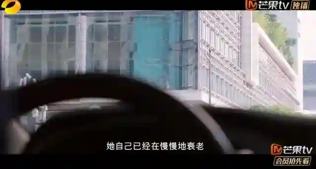 看黄圣依与母亲的相处模式才明白：婚姻不幸与“控制欲母亲”有关