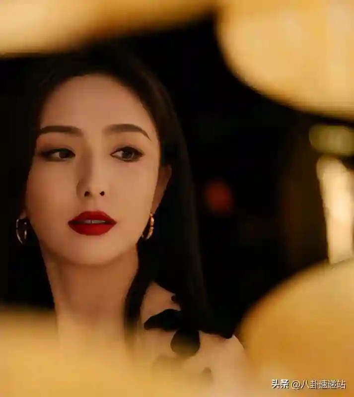 离婚4年，被曝再相信爱情的佟丽娅，终究没给陈思诚留